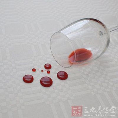  “傍名牌”“擦邊球”現象頻現