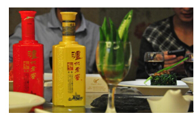 婚禮竟然辦到機場了？！地球再也阻止不了這對神一樣的夫妻……