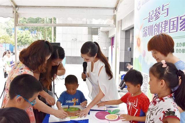 食品安全“五進”吸引市民“圍觀”超市追溯管理